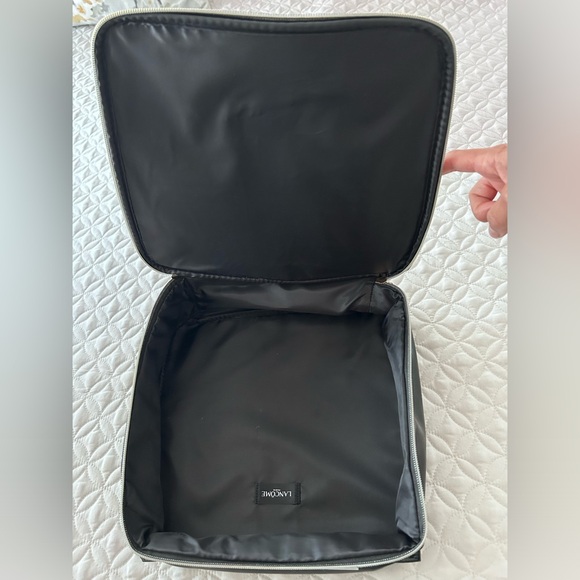 New Lancòme Cosmetic Bag - Picture 2 of 7